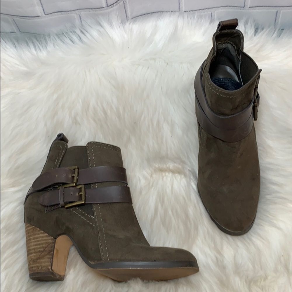 Crown Vintage Brown Double Buckle Booties ‎  Sz 6